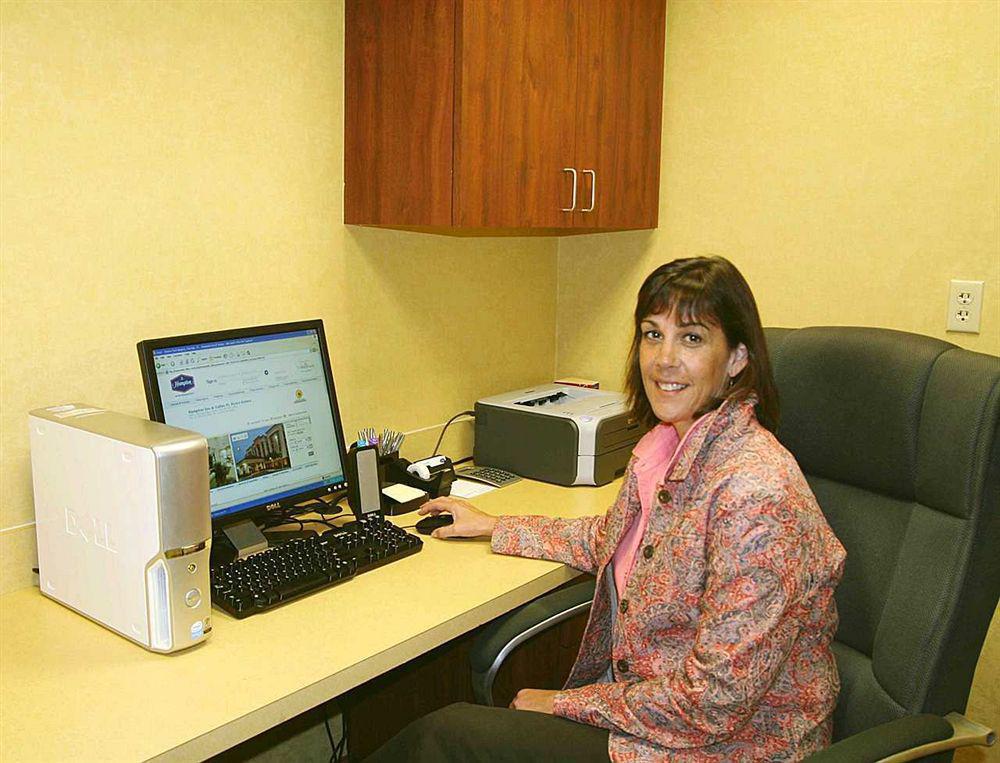 Hampton Inn & Suites Fort Myers Эстеро Удобства фото