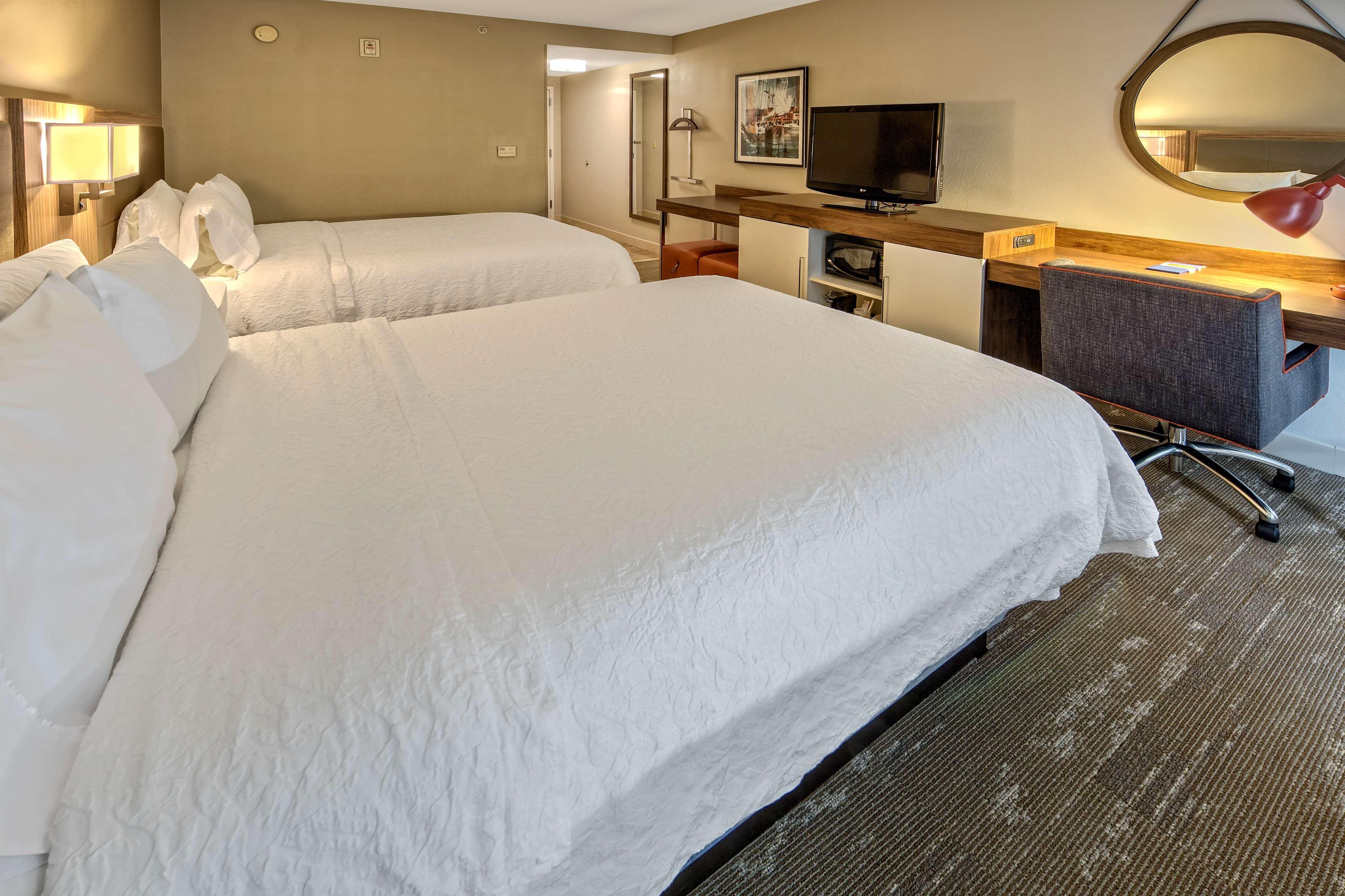 Hampton Inn & Suites Fort Myers Эстеро Экстерьер фото