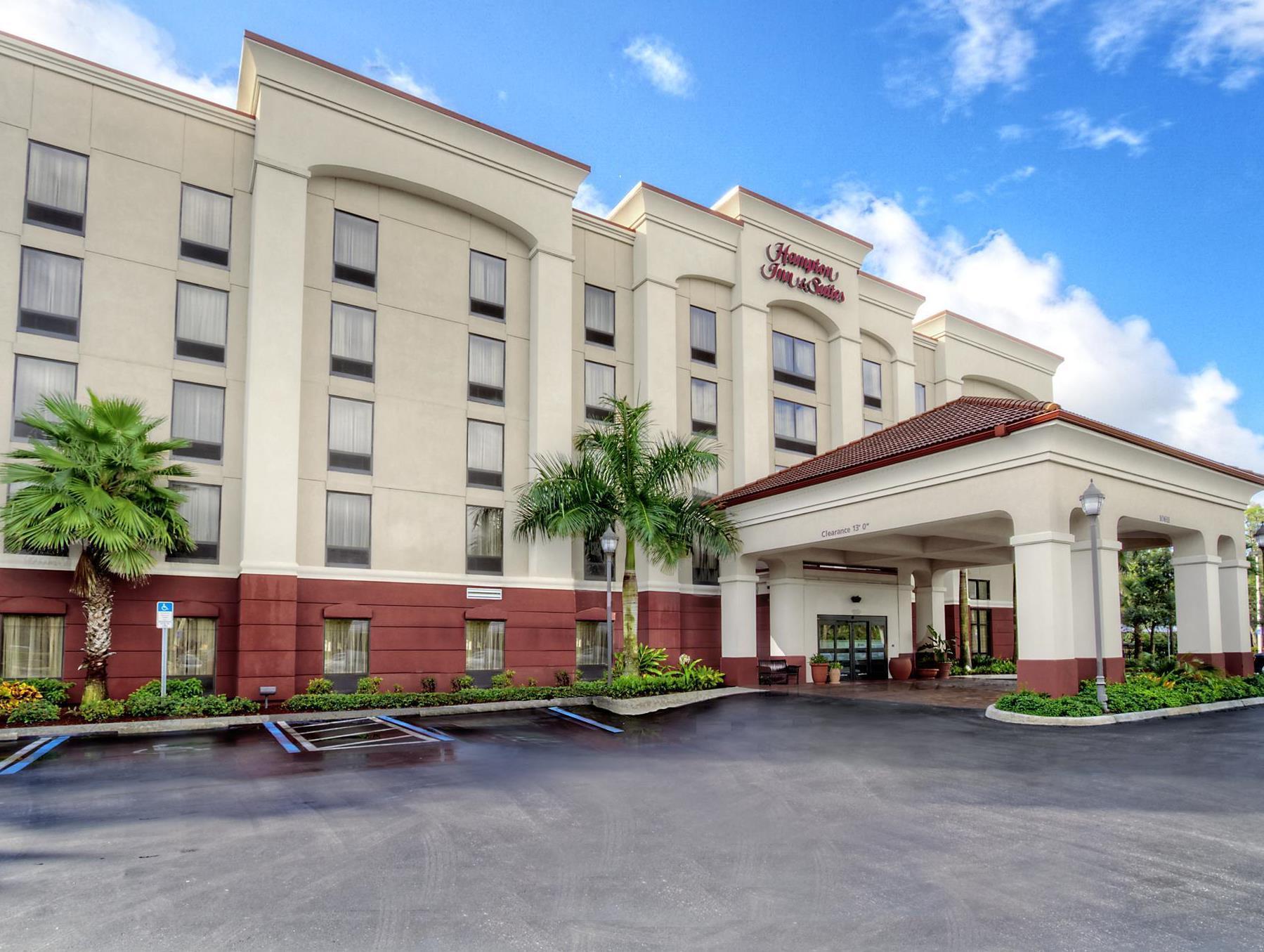 Hampton Inn & Suites Fort Myers Эстеро Экстерьер фото