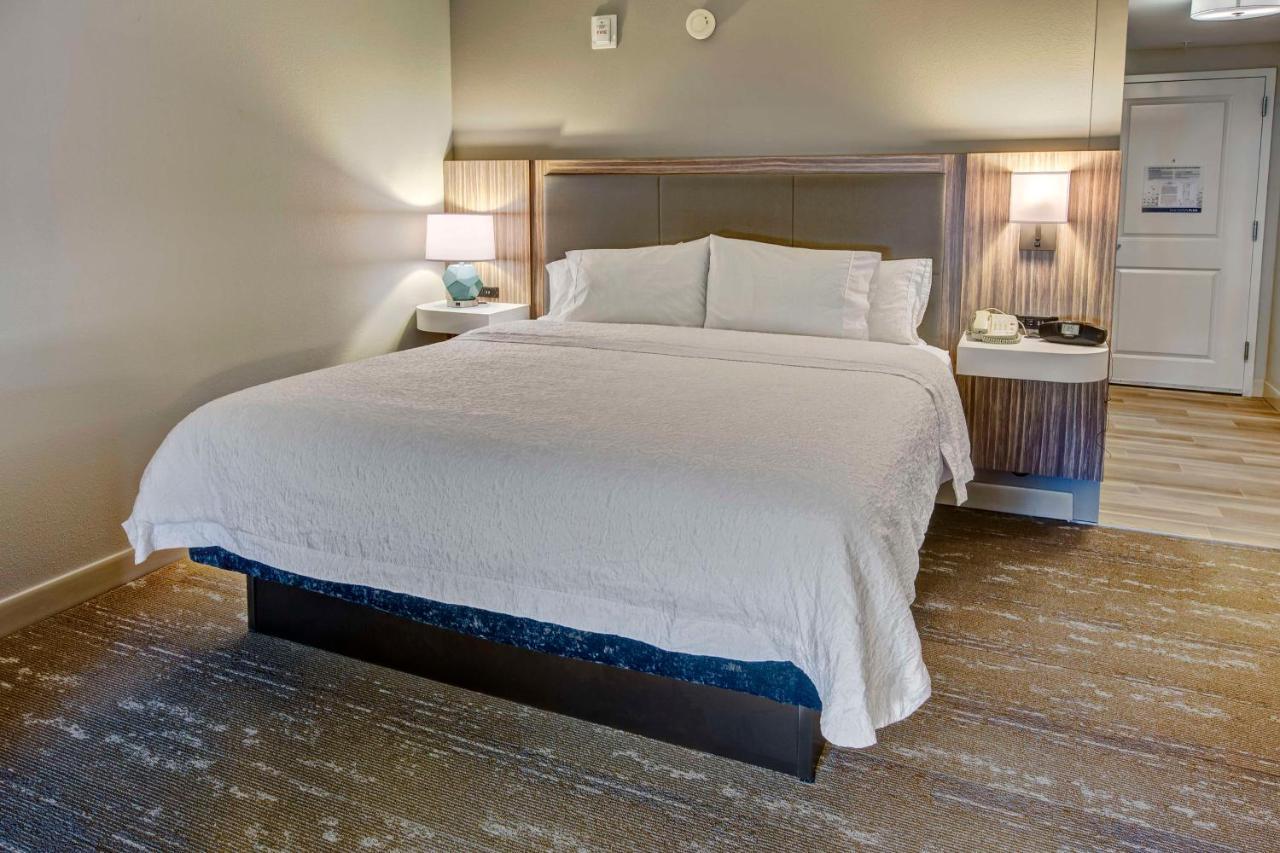 Hampton Inn & Suites Fort Myers Эстеро Экстерьер фото