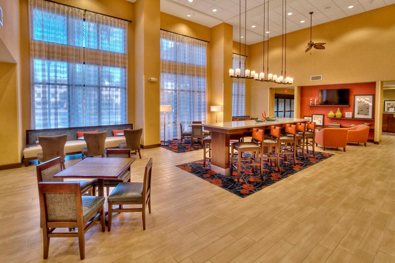 Hampton Inn & Suites Fort Myers Эстеро Экстерьер фото