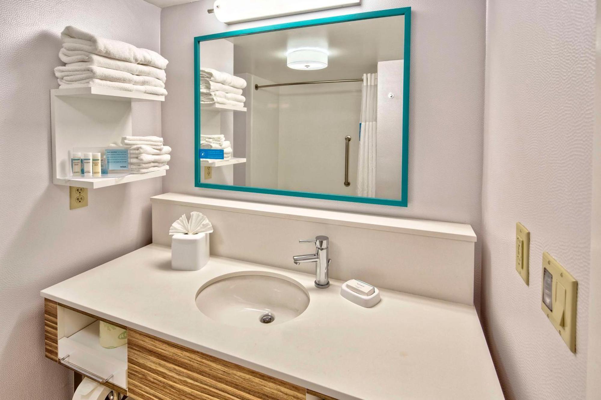 Hampton Inn & Suites Fort Myers Эстеро Экстерьер фото
