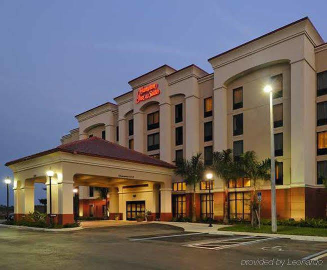 Hampton Inn & Suites Fort Myers Эстеро Экстерьер фото