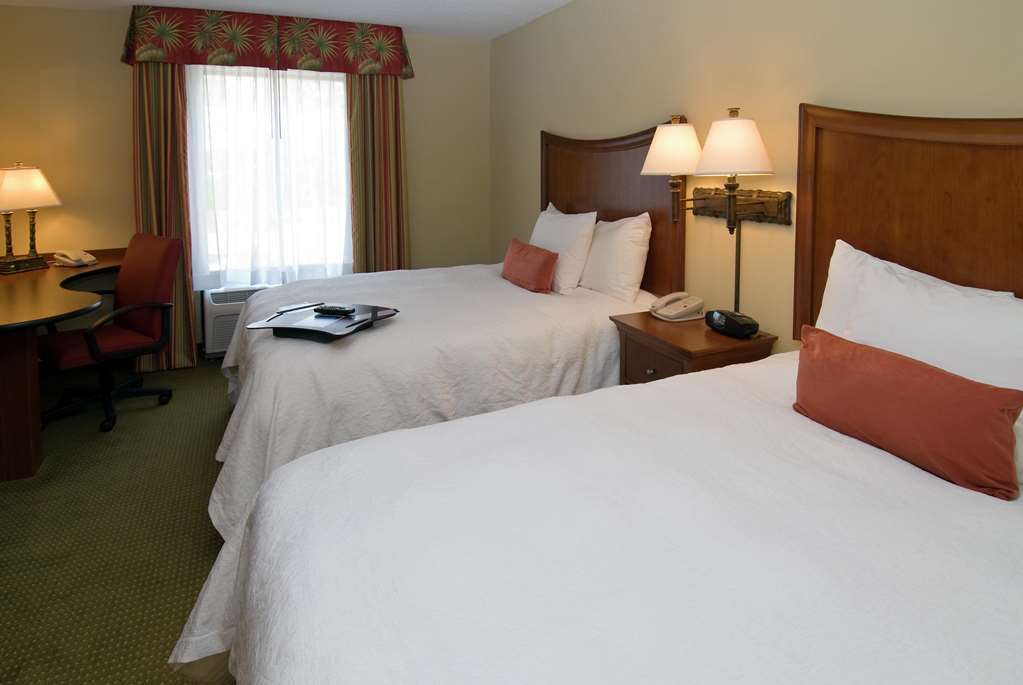 Hampton Inn & Suites Fort Myers Эстеро Номер фото